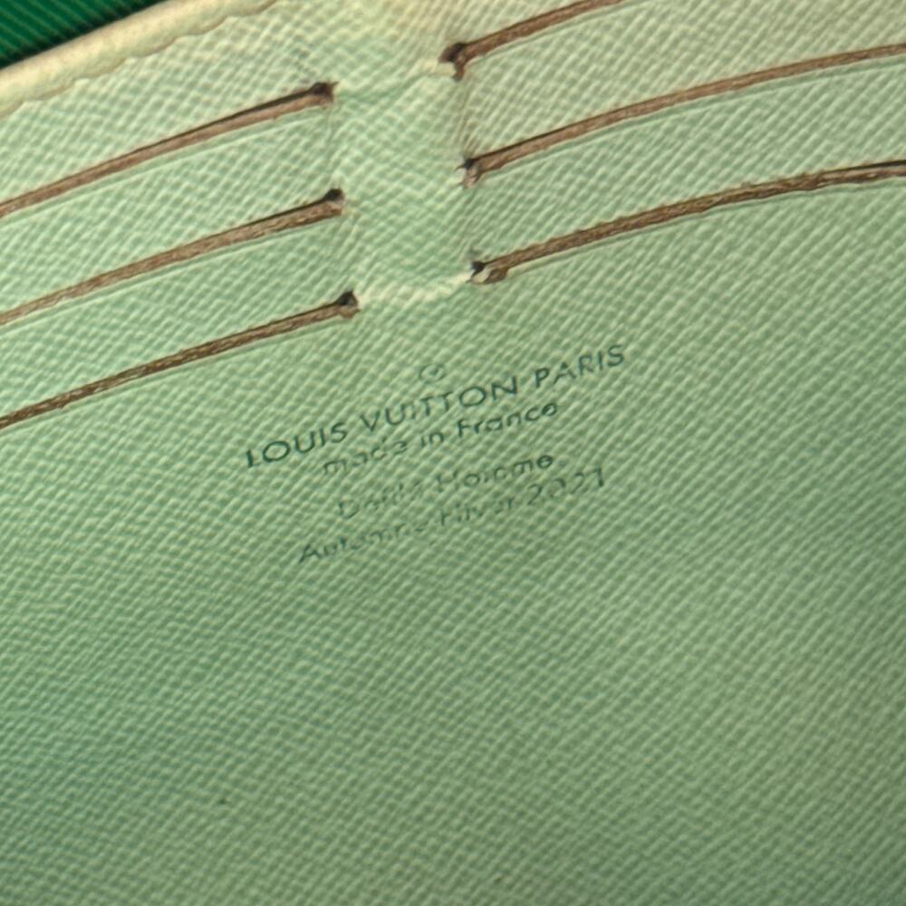 Louis Vuitton Everyday LV Pochette Voyage MM M80803 Mint Green White - Picture 6 of 7